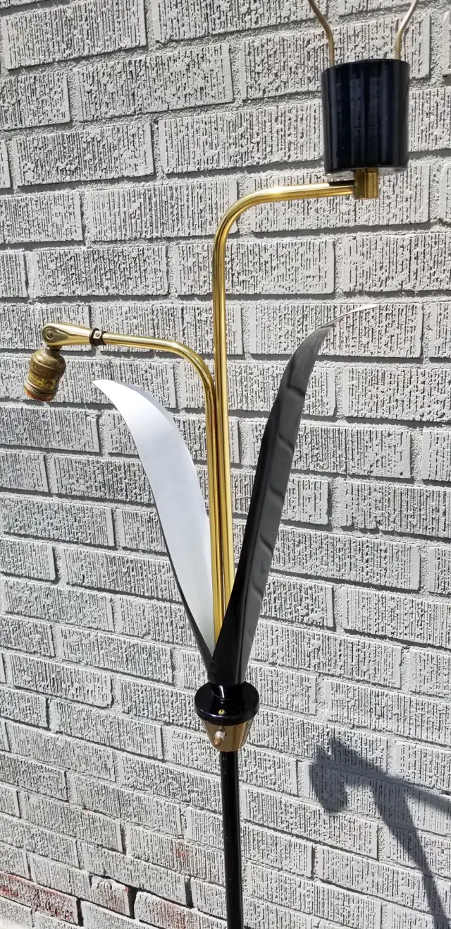 Thau’s Cdn mcm atomic metal floor lamp 2 fibreglass shades 1950s in Indoor Lighting & Fans in Ottawa - Image 11