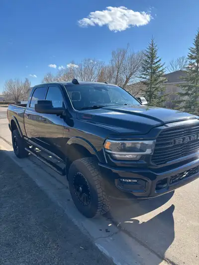 2019 RAM 2500 - 6.4L HEMI gas engine, 8 spd auto trans - like new Falken Wildpeak tires with Fuel wh...