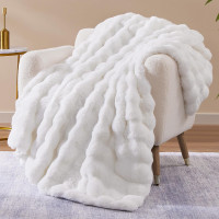 NEW Faux Fur Throw Blanket Fleece Bubble Blanket