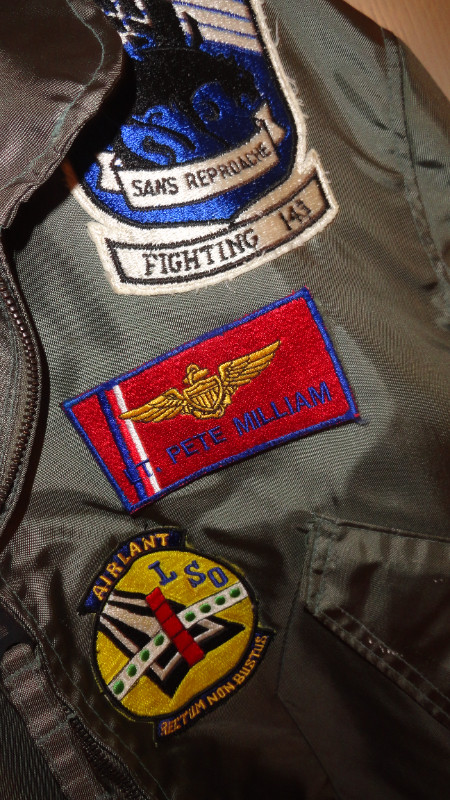 US Navy Patched Flight Jacket F14 Tomcat Squadron Patches XL in Arts & Collectibles in Kawartha Lakes - Image 4