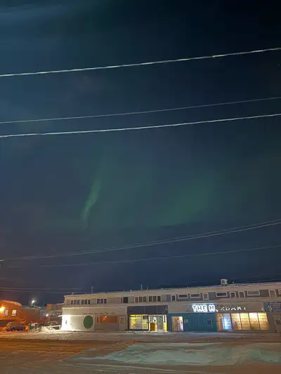 Renting one master bedroom with two separate closets. Mattress available No smoking, no party and no...