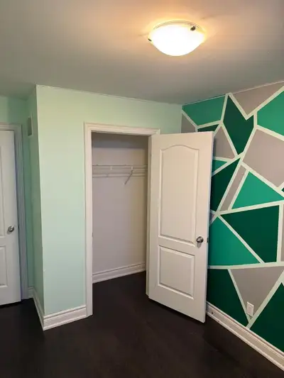Private room available in a clean house. All basic amenities are available. Close to grocery stores,...