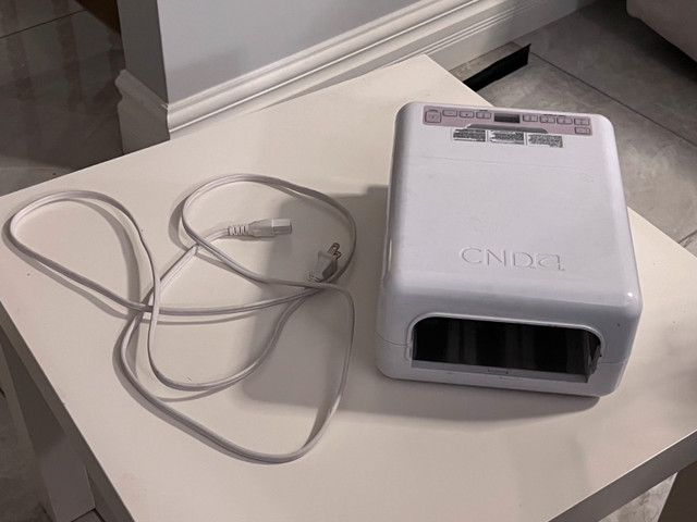 CND UV Nail Lamp dans Santé et besoins spéciaux  à Ville de Montréal