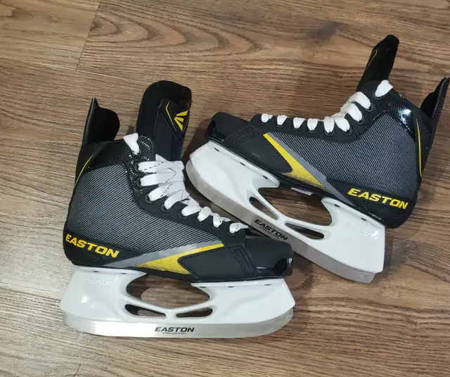 *NEW* Ice skates size 3.5D in Skates & Blades in Mississauga / Peel Region - Image 2