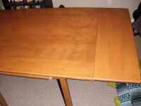 Solid Maple Table, Imperial Loyalist, F2260, colour= Honey Maple