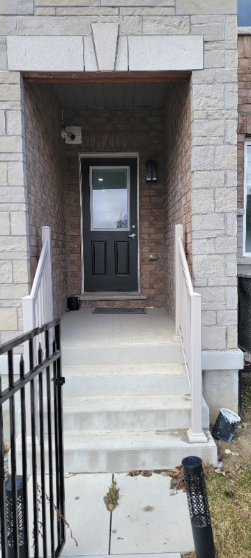 2nd Unit in Townhouse for Rent in Long Term Rentals in Mississauga / Peel Region