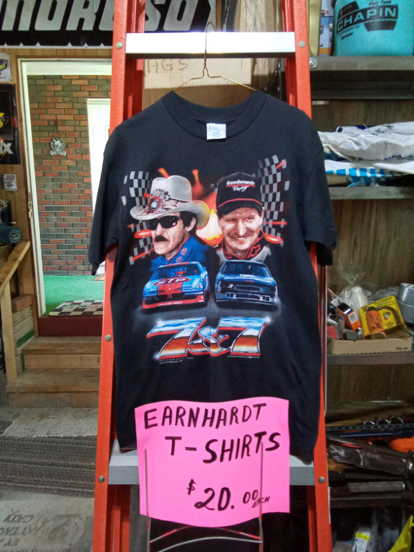 Dale Earnhardt T-Shirts dans Hommes  à Kingston - Image 3