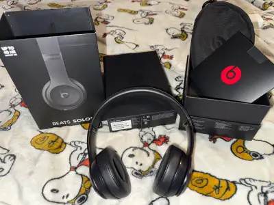 Beats Solo 3, View more