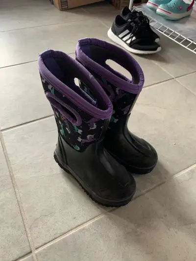 Kids US size 11, View more