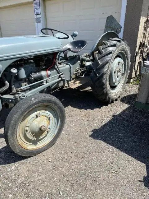1947 2N Ford Tractor in Farming Equipment in St. Catharines - Image 5