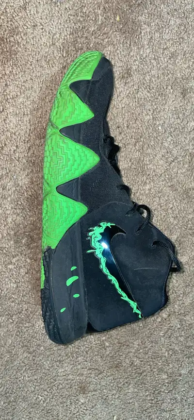 Size 8.5 Mens No Box Rarely worn Willing to negotiate price