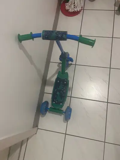 Dino Tri scooter (for young kids), View more