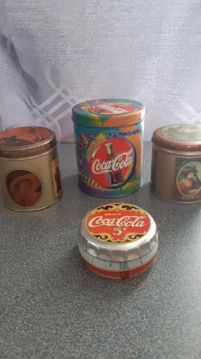 Boîte métallique ronde coca-cola Round metal box, View more