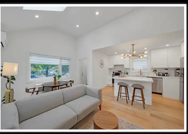 Modern & Fully Renovated Danforth 2-Bedroom w Private Backyard