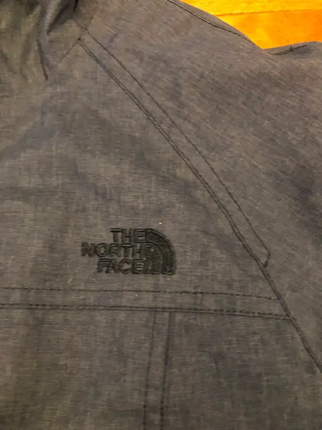 North Face women's jacket in Women's - Tops & Outerwear in Calgary - Image 3
