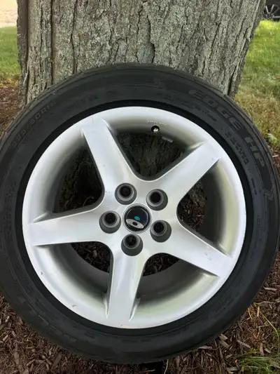 Wheels and tires in excellent condition tires have only been used for a few months max. 225/50 R16