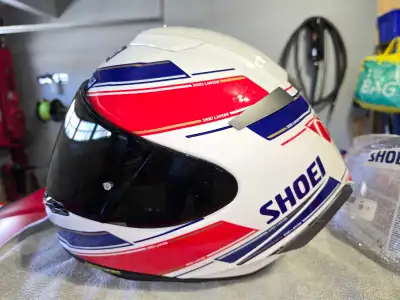 Shoei X14 Lawson - TOP of the line helmet. Comes with clear (brand ne) and tinted visor Size Medium