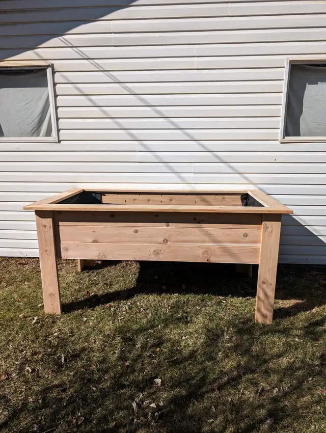 Decks and fences/finishing carpentry/flooring.62865710553603124
