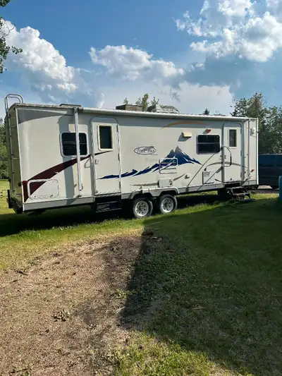 2007 Trail Bay 27 foot bumper pull Bought new 2007 .******One owner **** Used five times. The family...