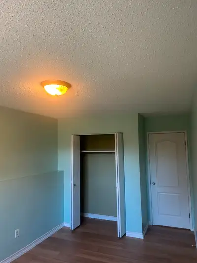 Large Room for Rent $900