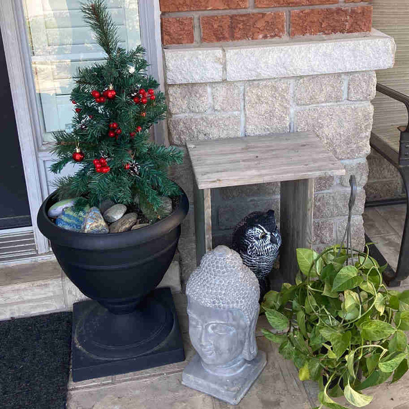 2 Black Urn Pots Patio & Garden Furniture Oshawa / Durham Region