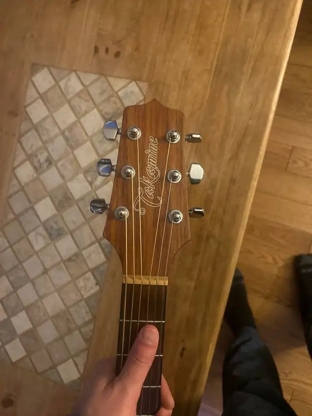 Takamine GS10CE NS with bag in Guitars in Markham / York Region - Image 5