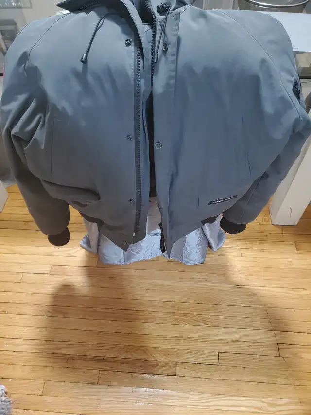Canada Goose Grey Men's jacket in Men's in City of Toronto - Image 3
