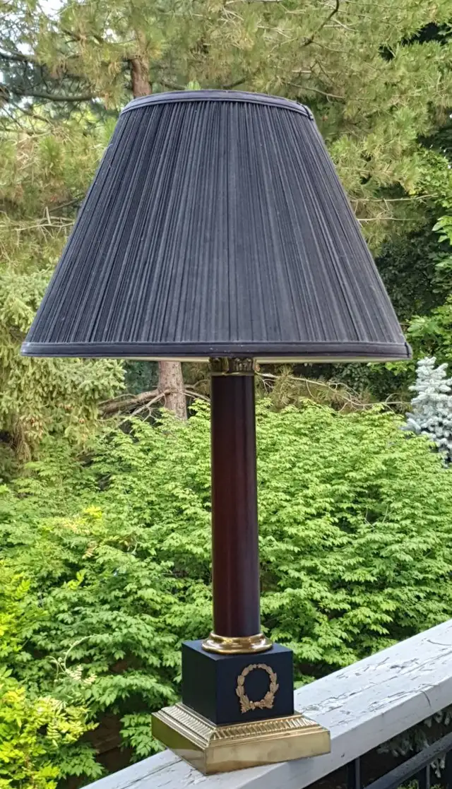 Vintage Table Lamp – Brass, Wood & Black Base in Indoor Lighting & Fans in City of Toronto - Image 2