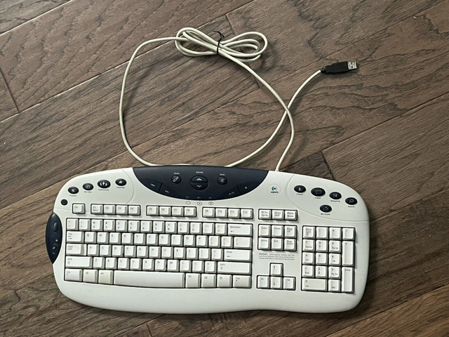 Logitech wired keyboard dans Souris, claviers et webcaméras  à St. Catharines