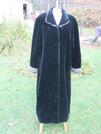 Manteau d'Hiver pour Femme Long en Fausse Fourrure Noire