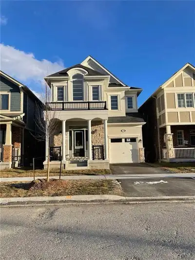 Detached house (Basement not included), 4 bedrooms, situated in sought after neighbourhood of Whitby...