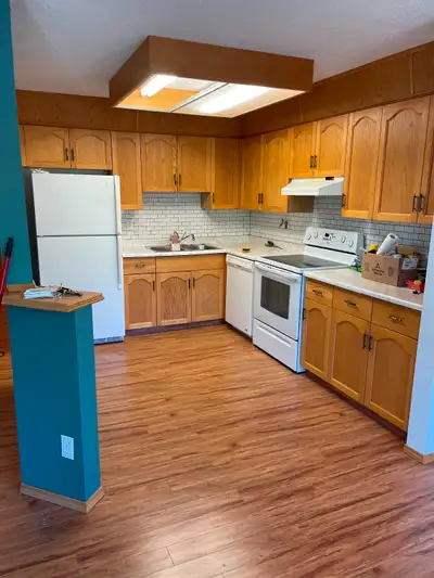 2 bedroom 1.5 bathroom condo in adult building Parkview Manor Available July 1st $1400 includes all...