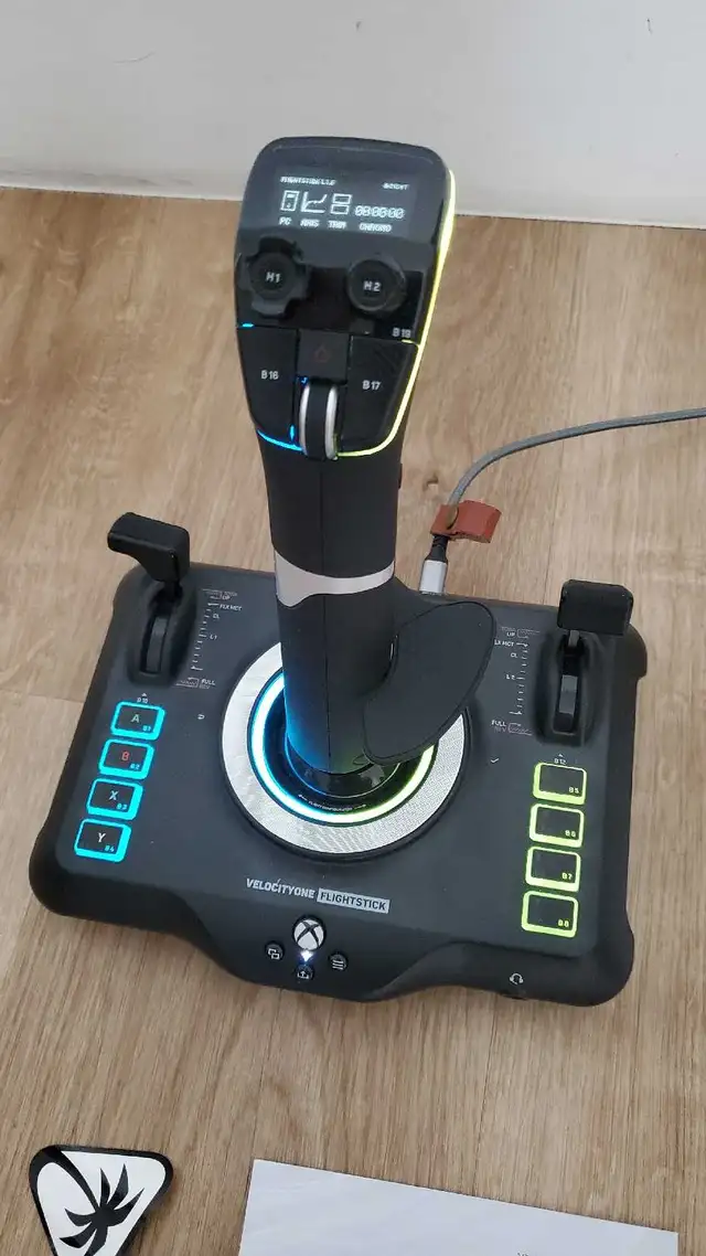 Turtle Beach VelocityOne Flightstick in Xbox Series X & S in City of Montréal - Image 3