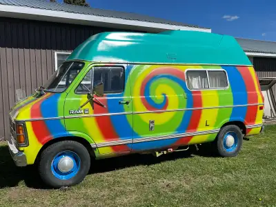 Dodge Ram “Getaway Van“ 1982 45’707km (hasn’t turned over) Custom paint job Good tires, front brand...