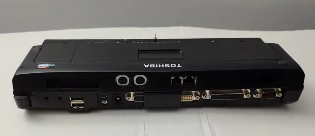 TOSHIBA ADVANCED PORT REPLICATOR II PA3082U-2PRP DOCKING STATION in Laptop Accessories in Laval / North Shore - Image 4