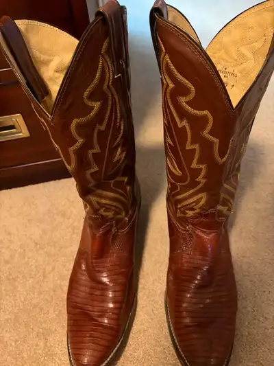 Justin Cowboy Boots Model 8480 Men’s Size 10E, View more