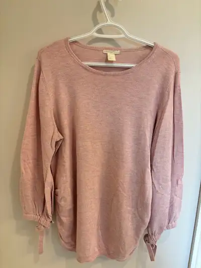 Women’s size large (fits like a medium/large) Smoke-free, pet-free home