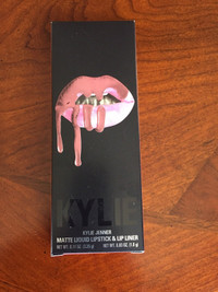 Kylie Jenner matte liquid lipstick & lip liner