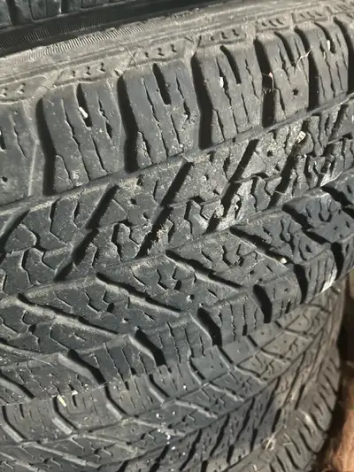 225/65R 17 .Summer and winter tires installed on rims from my Dodge Caravan available . also have th...