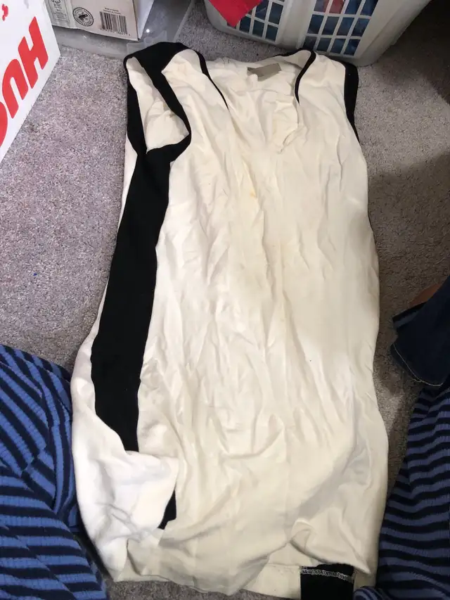Size small maternity clothes 11 items  in Women's - Maternity in City of Toronto - Image 3