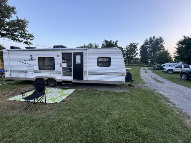 Fleetwood 28’ camper in Travel Trailers & Campers in Kingston - Image 8