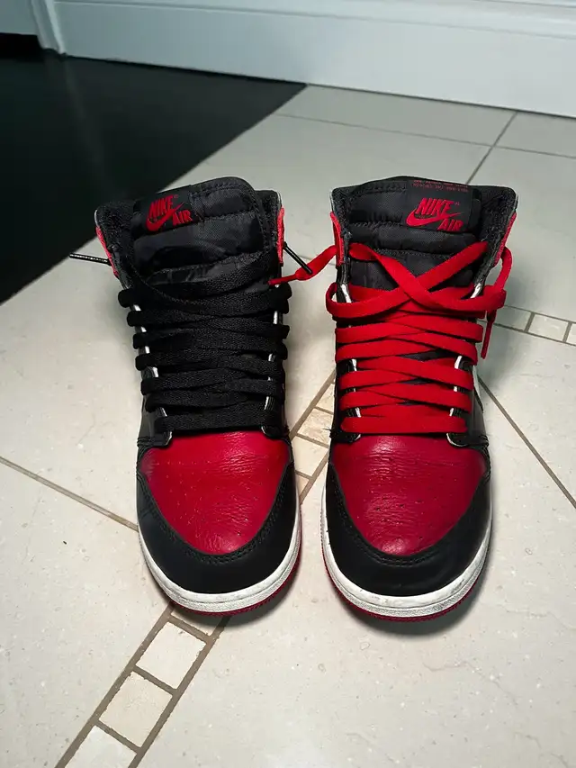 bred toe high og retro Jordan 1s in Men's Shoes in Kitchener / Waterloo - Image 3