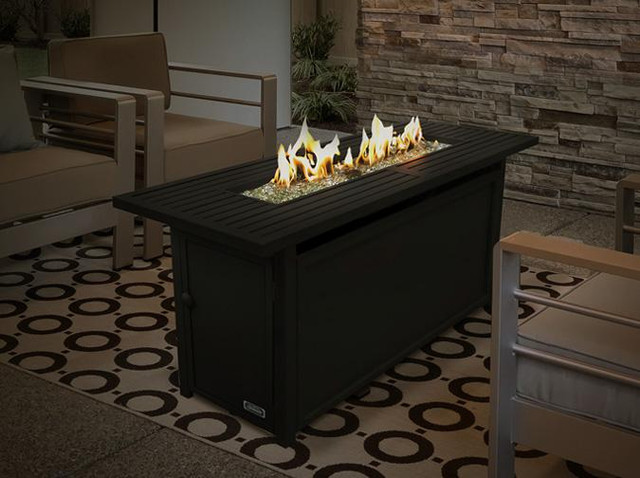 Table de feu rectangulaire noir Foyer Black fire table firepit in Other in West Island - Image 3