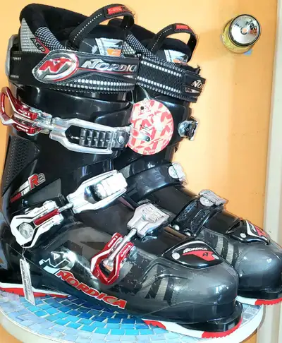 Bottes de skis alpin neufs NordicaTransfire taille 11-11.5 USA., View more