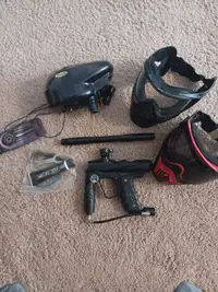 Paintball Gun Ion XE with Halo Hopper and 2 Paintball Masks