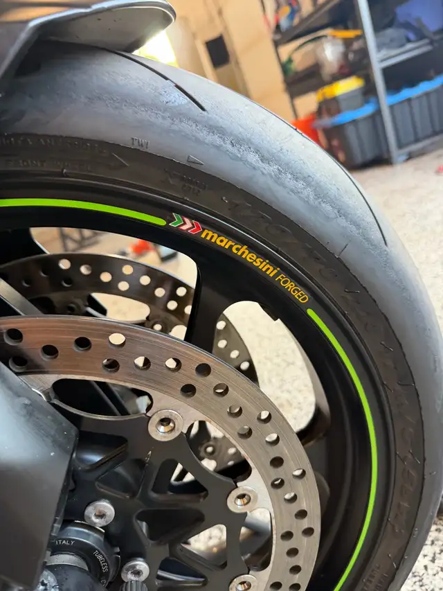 2018 Kawasaki zx10rr in Sport Bikes in Thunder Bay - Image 9