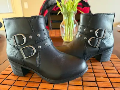 Women’s Harley Davidson boots, View more