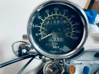 1985 Yamaha Virago 750, with 31,590 km. Running good looking to go a different direction. If the ad'...