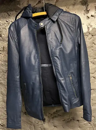 **New** Men’s Leather Bomber Style Jacket Size XS, View more