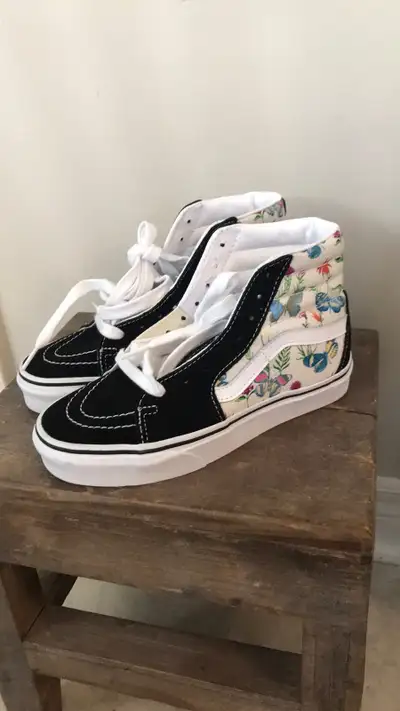 Women’s Vans SK8 High Cut Shoes Size 5, View more